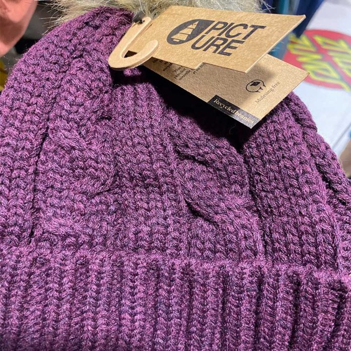 Picture Ezah Beanie Potent Purple