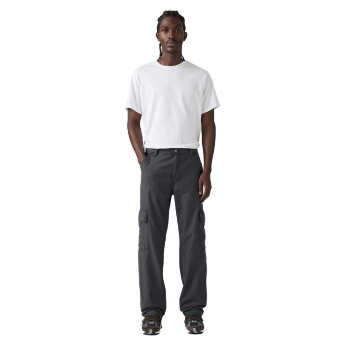 Ανδρικό παντελόνι Levi's 568 Loose Straight Cargo σε χρώμα Dark Phantom, με ίσια γραμμή και τσέπες cargo στο πλάι.
