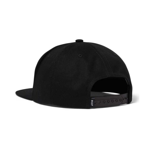 Μαύρο HUF Lucky 5 Panel Snapback καπέλο με κεντημένο σχέδιο στο μπροστινό μέρος.