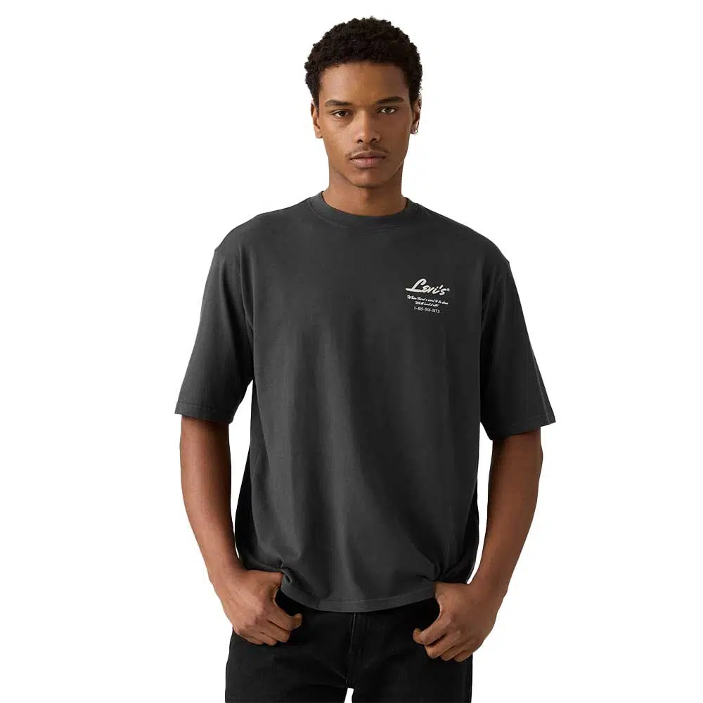 Levi’s Graphic Loose Tee Phantom Black – μαύρο ανδρικό t-shirt με loose fit, στρογγυλή λαιμόκοψη και διαχρονικό γραφικό σχέδιο.
