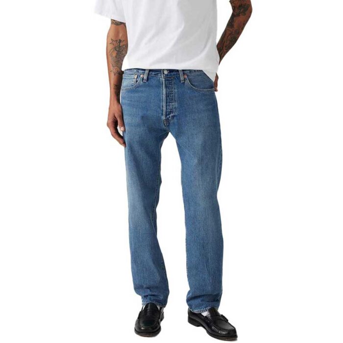 Levi’s 501 Never Settle medium wash τζιν με straight leg, regular thigh, button fly και μετρήσεις βάσει μεγέθους 32