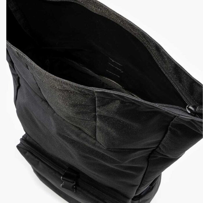 levis l-pack roll top backpack black αδιάβροχο μαύρο backpack 28 λίτρων από ανακυκλωμένο πολυεστέρα με roll top σχεδίαση και πολλές θήκες