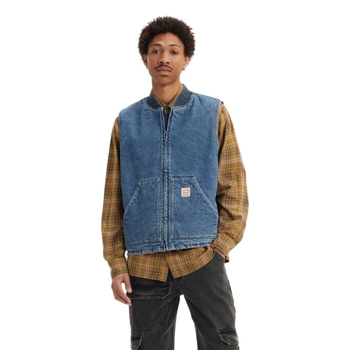Levi’s Sansome Vest denim γιλέκο σε vintage indigo medium wash, relaxed fit με φερμουάρ και δύο μεγάλες τσέπες.