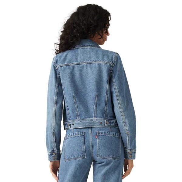 Γυναικείο Levi’s XS Dart Trucker Jacket σε medium wash denim, cropped slim fit με φερμουάρ και dart ραφές.