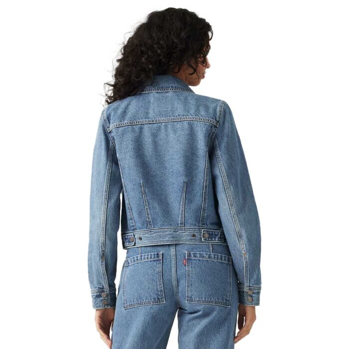 Γυναικείο Levi’s XS Dart Trucker Jacket σε medium wash denim, cropped slim fit με φερμουάρ και dart ραφές.