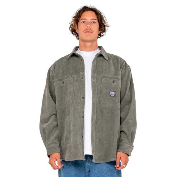 Rusty Cobra Cord Overshirt army green με διπλές τσέπες και καμπυλωτό τελείωμα.