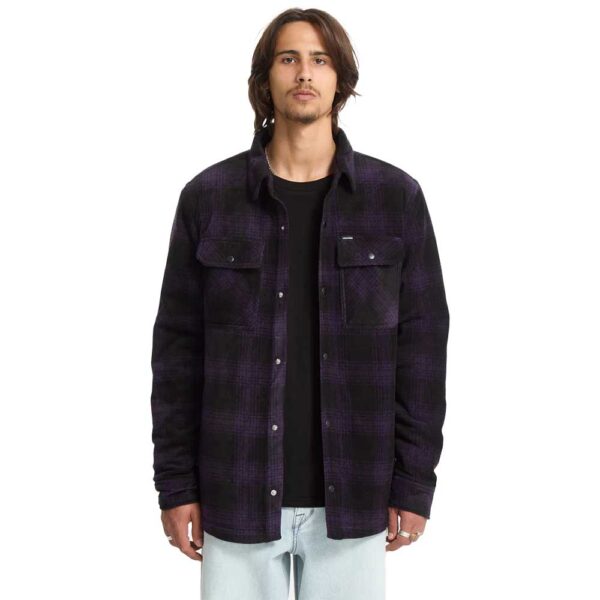 Volcom Bowered Fleece overshirt dark purple με καπιτονέ φόδρα, κλασική εφαρμογή και τσέπες στο στήθος και στα πλαϊνά