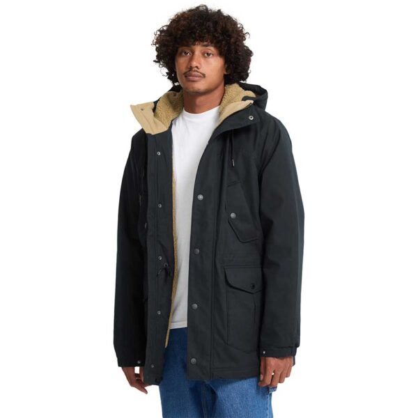 volcom starget 5k parka jacket black ανδρικό parka με κουκούλα, sherpa επένδυση, αντοχή στο νερό 5000mm, το μοντέλο 185cm φοράει L