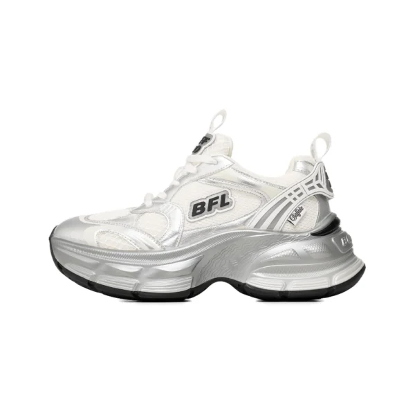 Buffalo RIDR sneakers silver white με eco leather, mesh ύφασμα και memory foam σόλα.