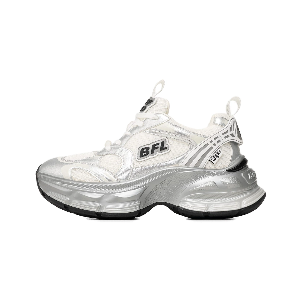Buffalo RIDR sneakers silver white με eco leather, mesh ύφασμα και memory foam σόλα.