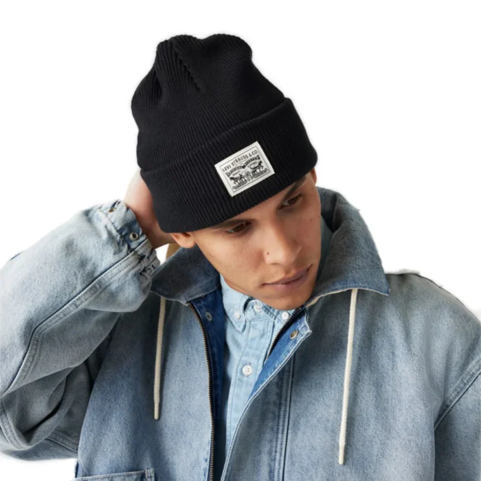 "Levi's Backpatch Beanie σκουφάκι σε μαύρο, 100% βαμβακερό, με κλασική πλέξη και λογότυπο Levi's"