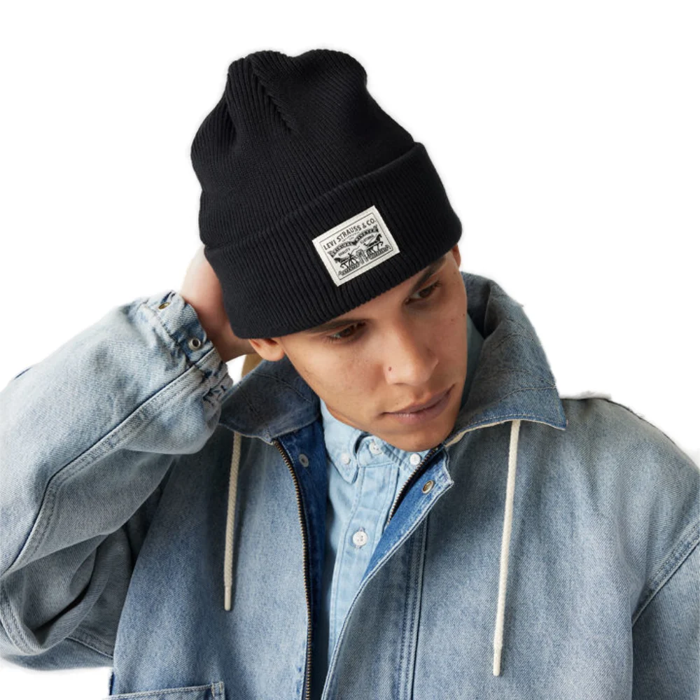 "Levi's Backpatch Beanie σκουφάκι σε μαύρο, 100% βαμβακερό, με κλασική πλέξη και λογότυπο Levi's"