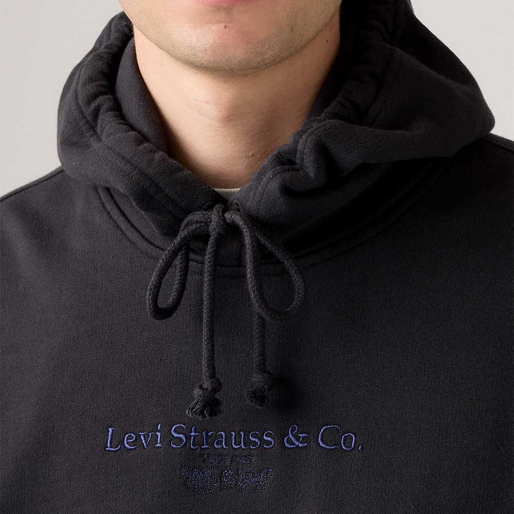 Levi’s Relaxed Graphic Hoodie Archival 2Hp Phantom – Black, μαύρο φούτερ με χαλαρή εφαρμογή, κουκούλα και λευκό λογότυπο Levi’s στο στήθος.