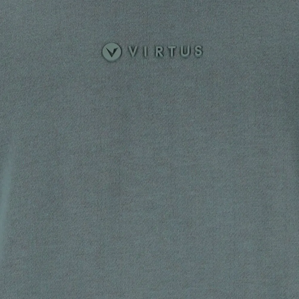 Φούτερ με κουκούλα σε relaxed fit, minimal design, με ανακυκλωμένο πολυεστέρα και βαμβάκι – διαθέσιμο και σε σετ με παντελόνι.