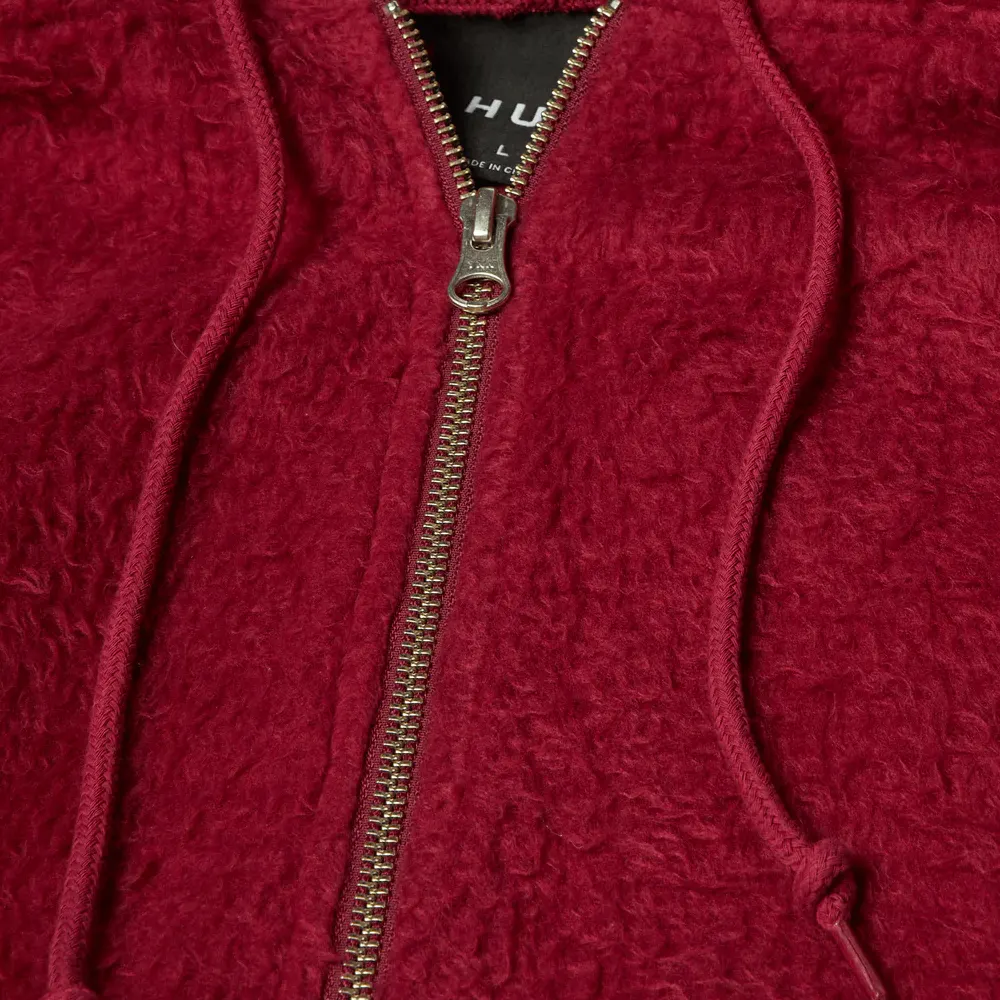 “Unisex berry full-zip hoodie HUF Corso σε heavyweight fleece με μπροστινές τσέπες και woven label.”