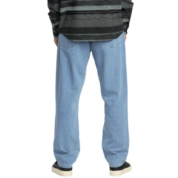 Volcom Fivedown Camper Blue τζιν με relaxed tapered fit, light indigo denim και signature λεπτομέρειες. Άνετο, ποιοτικό και 100% cotton