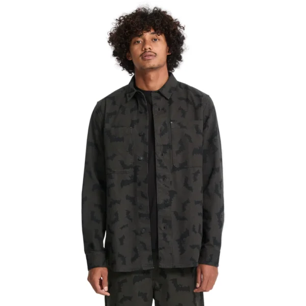 Volcom unisex shirt rinsed black με bat print και σχέδιο J.J. Villard, μακρυμάνικο με διπλές τσέπες.