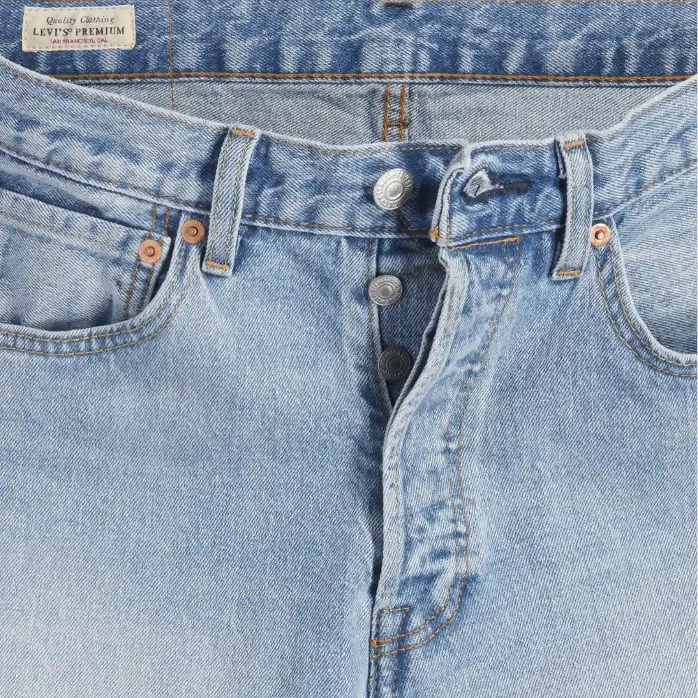Ανδρικό τζιν παντελόνι Levi's 501 Original σε ανοιχτόχρωμο μπλε (light wash) με ίσια γραμμή και ελαφριά ελαστικότητα.