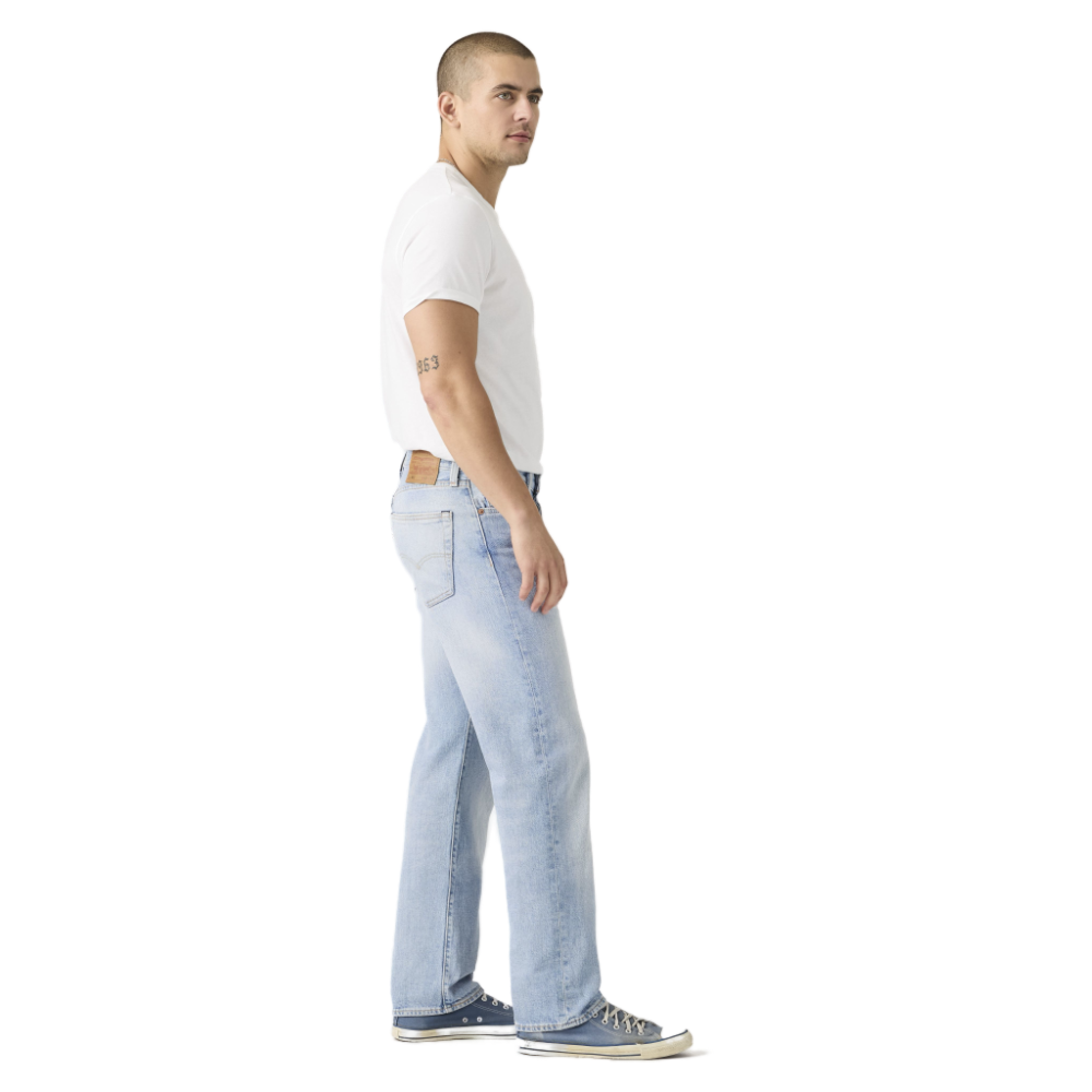 Ανδρικό τζιν παντελόνι Levi's 501 Original σε ανοιχτόχρωμο μπλε (light wash) με ίσια γραμμή και ελαφριά ελαστικότητα.