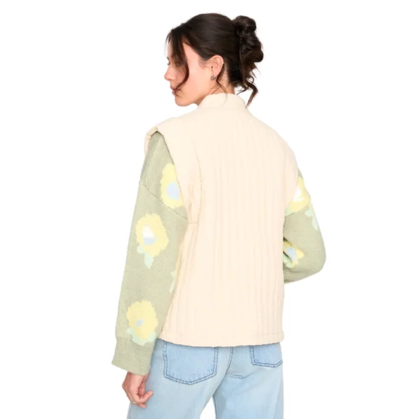 Γυναικείο αμάνικο καπιτονέ γιλέκο 24 colours σε off-white χρώμα, ιδανικό για layering, διαθέσιμο στο ns97.gr στην Καστοριά.