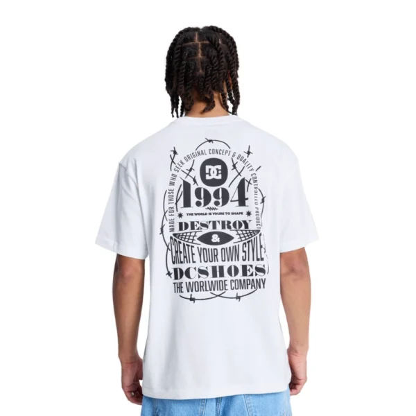 Ανδρικό λευκό t-shirt DC Shape Or Destroy με λογότυπο στο στήθος και μαύρο graphic στην πλάτη διαθέσιμο στο ns97.gr Kastoria.